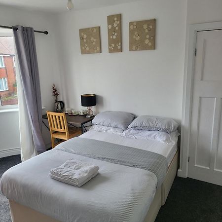 Petals Rm Hotel Leeds  Kültér fotó