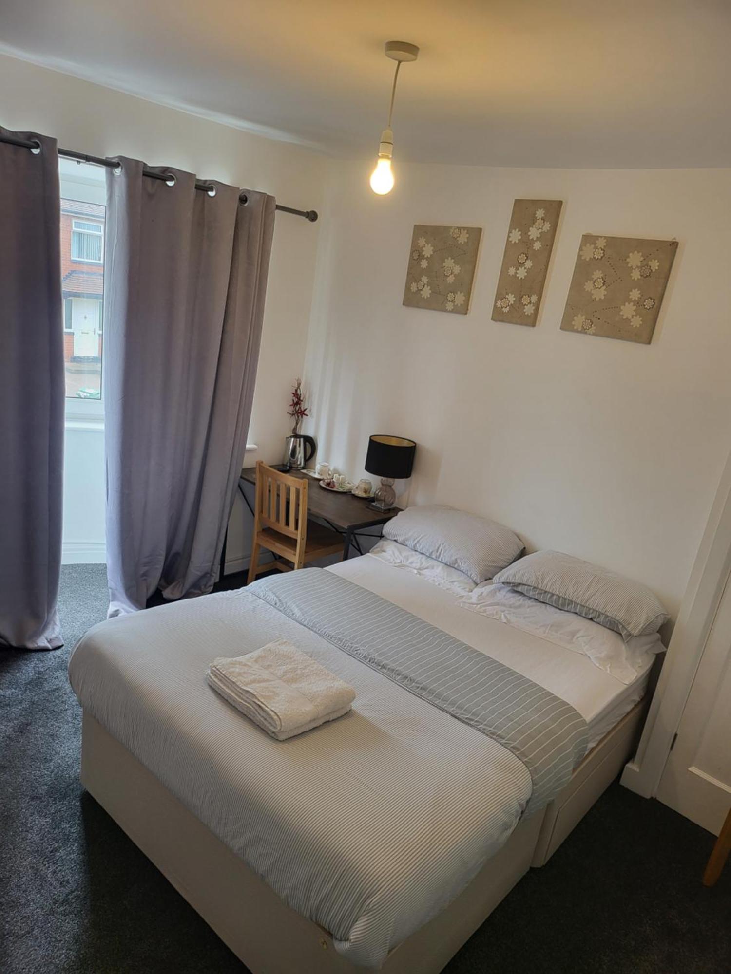 Petals Rm Hotel Leeds  Kültér fotó
